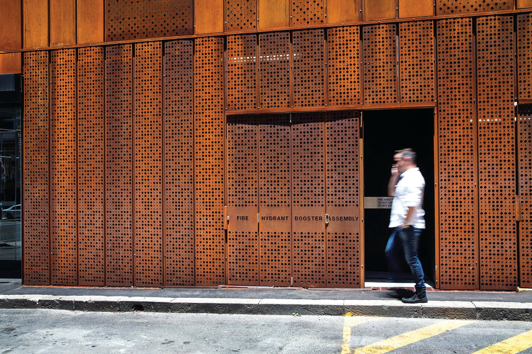 The cladding, made from REDCOR® weathering steel in the steel grade HW350A was chosen for Iglu Central Student Accommodation, to give the building a striking identity, and for its low maintenance requirements.