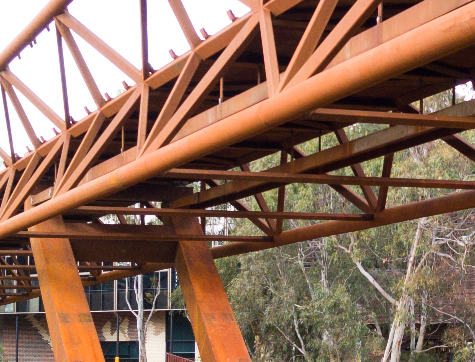 Deakin University Pedestrian Bridge contains approximately 200 tonnes of BlueScope REDCOR® weathering steel in grade WR350L0 and HW350.