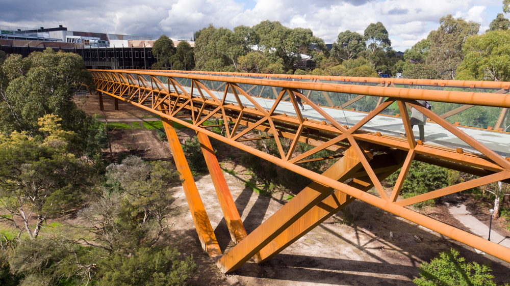 Deakin University Pedestrian Bridge contains approximately 200 tonnes of BlueScope REDCOR® weathering steel in grade WR350L0 and HW350.