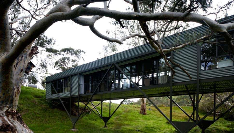 Bridge House has roofing, cladding flashing, cappings and gutters made from COLORBOND® steel in the colour Windspray® and flooring made from LYSAGHT BONDEK® profile under concrete slab.