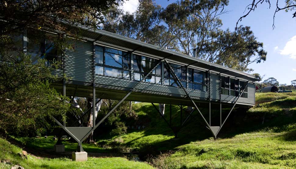 Bridge House has roofing, cladding flashing, cappings and gutters made from COLORBOND® steel in the colour Windspray® and flooring made from LYSAGHT BONDEK® profile under concrete slab.