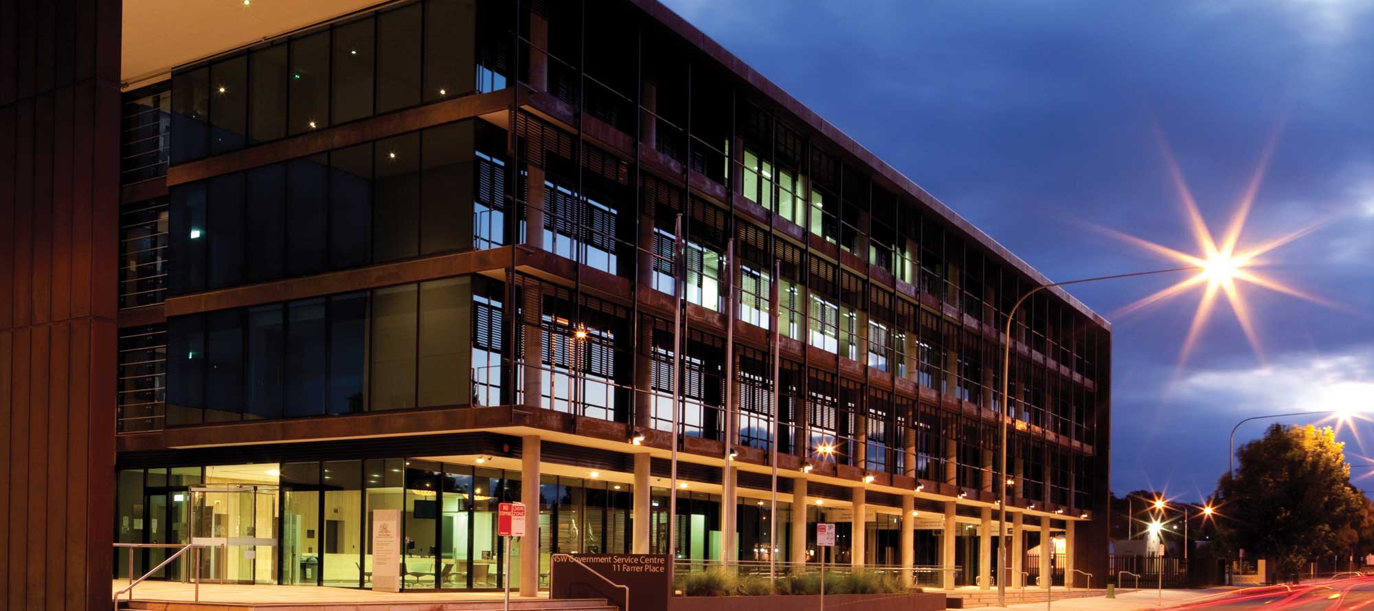 Queanbeyan Government Services Centre. Cladding, including the customised sunscreen louvres on the street facade is made from REDCOR® weathering steel grade HW350A.