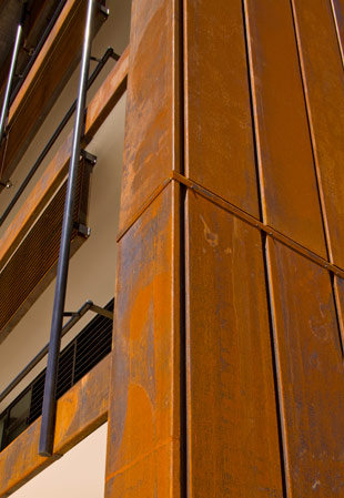The cladding, including the customised sunscreen louvres on the street facade is made from REDCOR® weathering steel grade HW350A