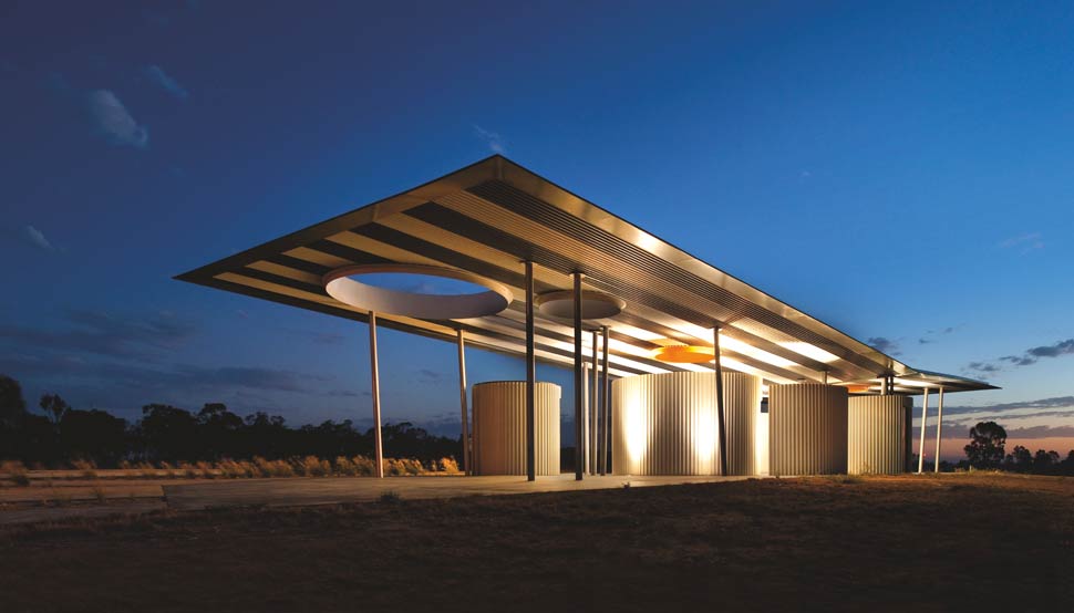 Calder Woodburn Rest Area (CWRA) located on approach to Shepparton from Melbourne on the Goulburn Valley Highway, uses roofing and celing cladding made from COLORBOND® steel in the colours Nightsky® and Surfmist®