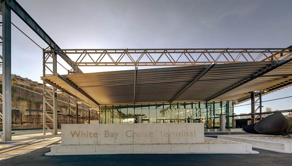 White Bay Cruise Terminal uses Fielders ARAMAX® profile aluminium roof; BlueScope steel plate used throughout, including to fabricate the long-span, curved roof purlins; LYSAGHT® purlins and girts