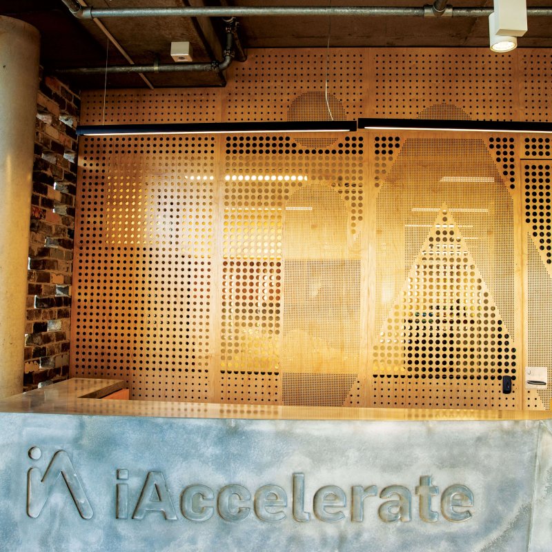 700 square metres of BlueScope REDCOR® weathering steel was used on the University of Wollongong’s iAccelerate business incubation facility 