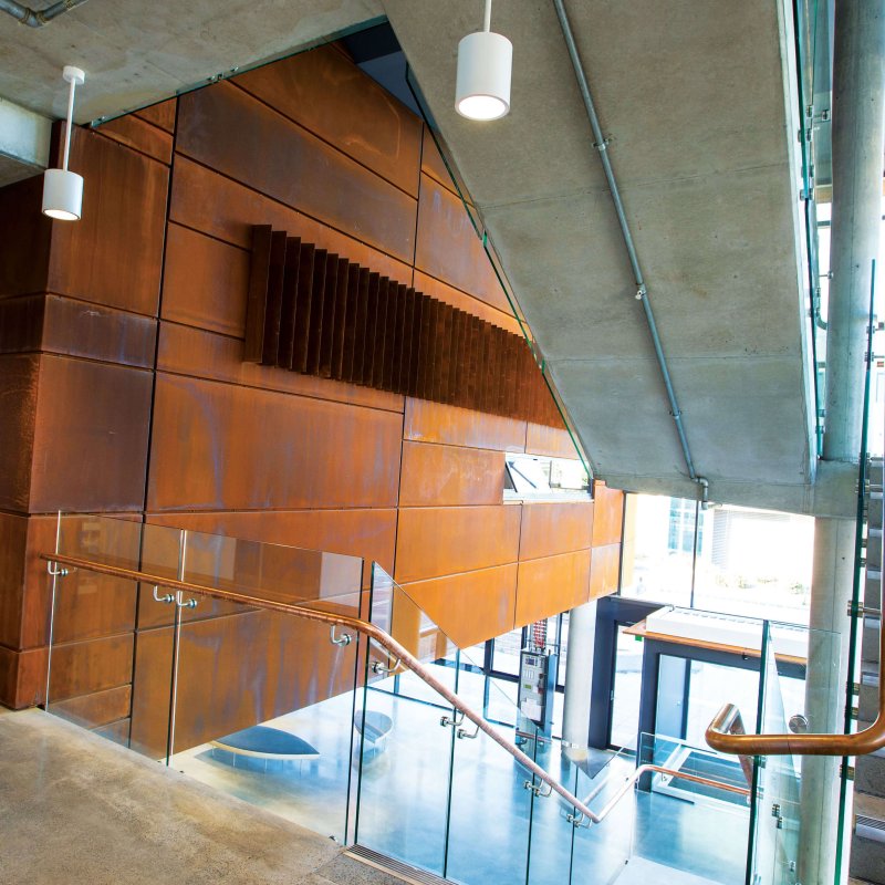 700 square metres of BlueScope REDCOR® weathering steel was used on the University of Wollongong’s iAccelerate business incubation facility 