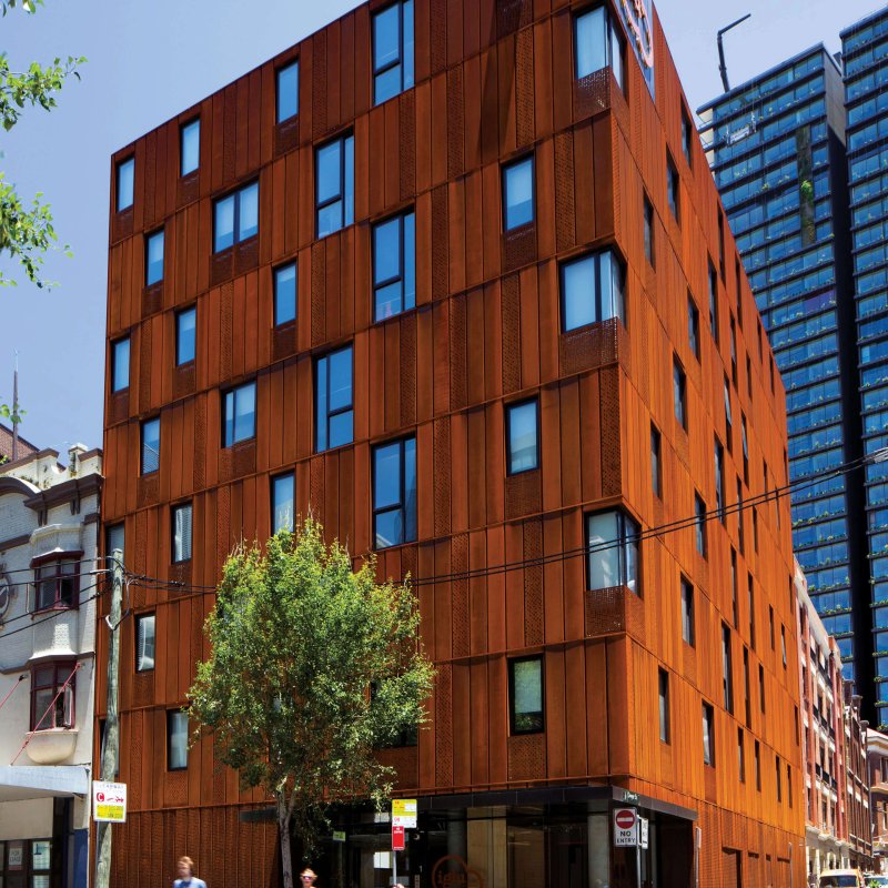 The cladding, made from REDCOR® weathering steel in the steel grade HW350A was chosen for Iglu Central Student Accommodation, to give the building a striking identity, and for its low maintenance requirements.