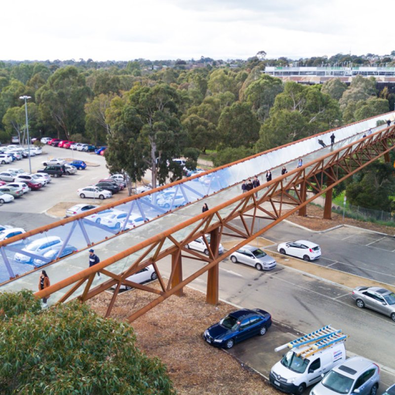 Deakin University Pedestrian Bridge contains approximately 200 tonnes of BlueScope REDCOR® weathering steel in grade WR350L0 and HW350.