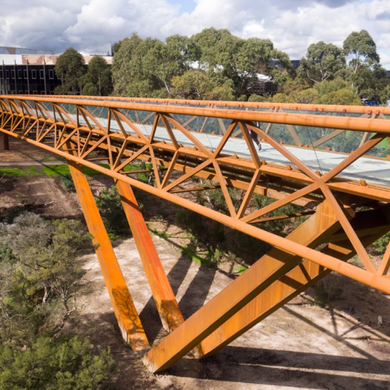 Deakin University Pedestrian Bridge contains approximately 200 tonnes of BlueScope REDCOR® weathering steel in grade WR350L0 and HW350.