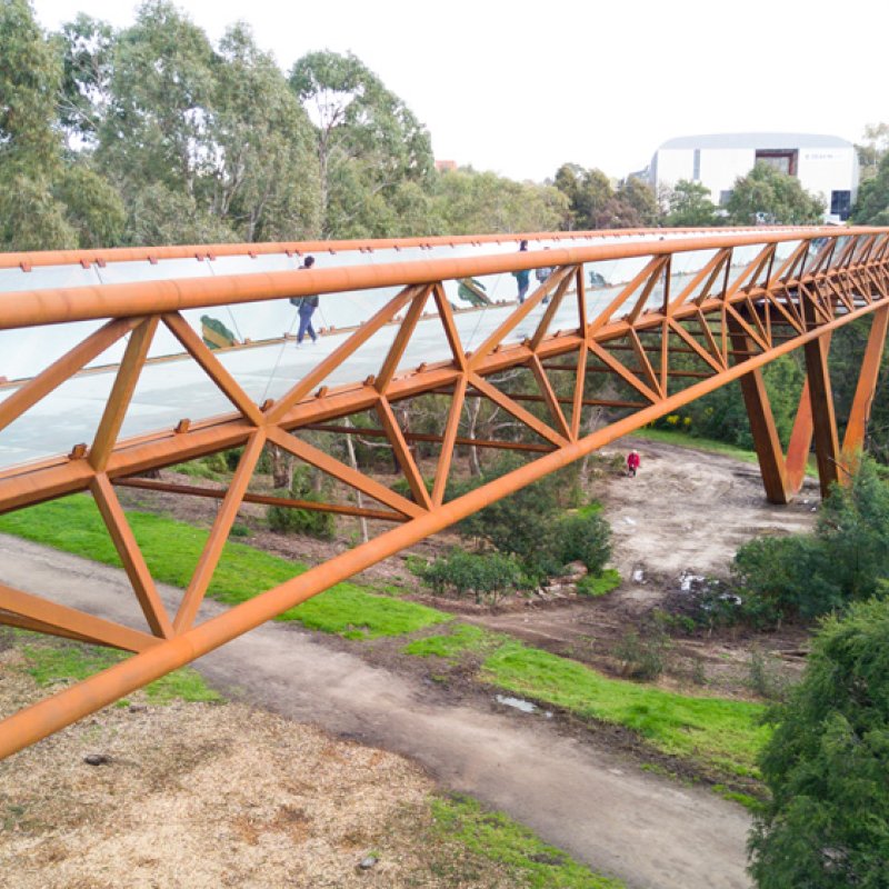 Deakin University Pedestrian Bridge contains approximately 200 tonnes of BlueScope REDCOR® weathering steel in grade WR350L0 and HW350.