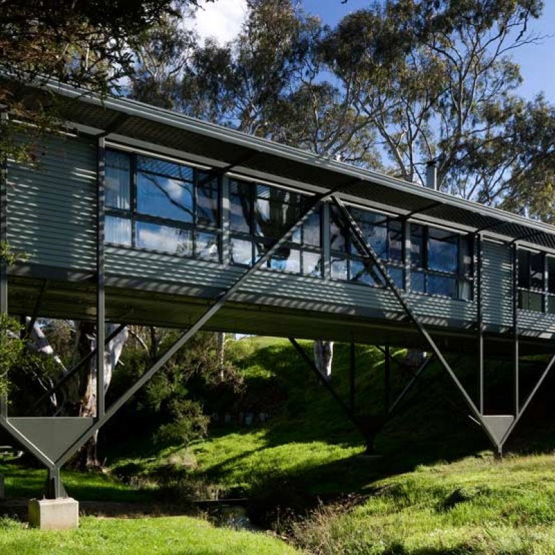 Bridge House has roofing, cladding flashing, cappings and gutters made from COLORBOND® steel in the colour Windspray® and flooring made from LYSAGHT BONDEK® profile under concrete slab.