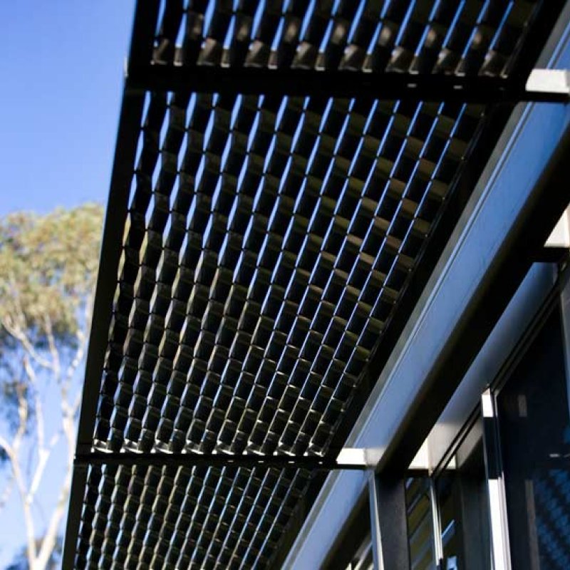 Bridge House has roofing, cladding flashing, cappings and gutters made from COLORBOND® steel in the colour Windspray® and flooring made from LYSAGHT BONDEK® profile under concrete slab.