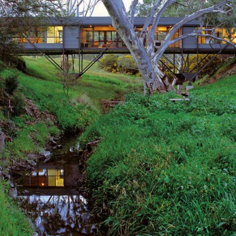 Bridge House has roofing, cladding flashing, cappings and gutters made from COLORBOND® steel in the colour Windspray® and flooring made from LYSAGHT BONDEK® profile under concrete slab.