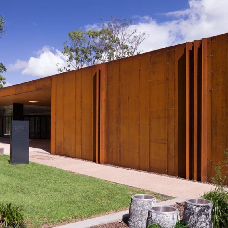 Cladding made from REDCOR® weathering steel was used on the Fitzgibbon Community Centre in Queensland